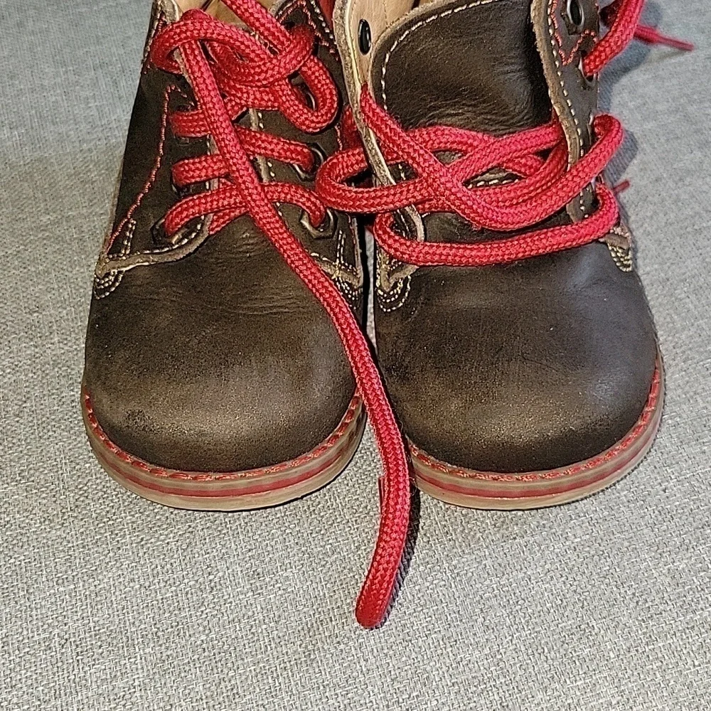 Bundle of 6 pairs of shoes for kids.‎